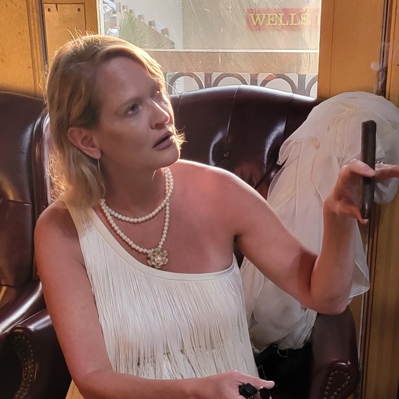 Meet your Posher, Maureen - Picture 2 of 3